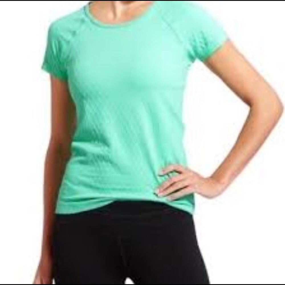 Athleta seamless sequence tee